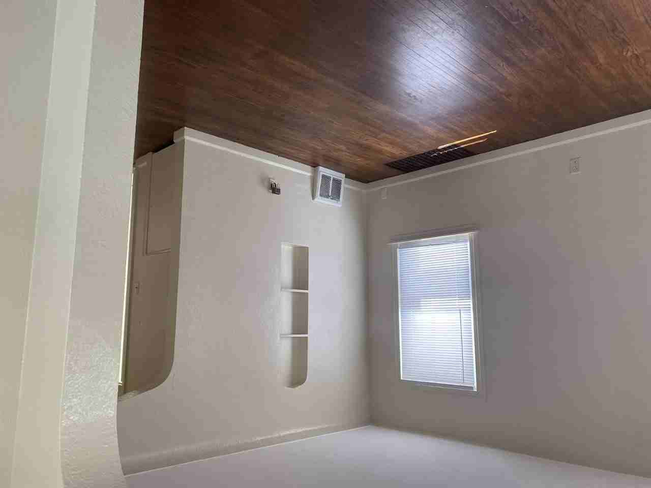 2541 Ivy Pl - Photo 3 of 11