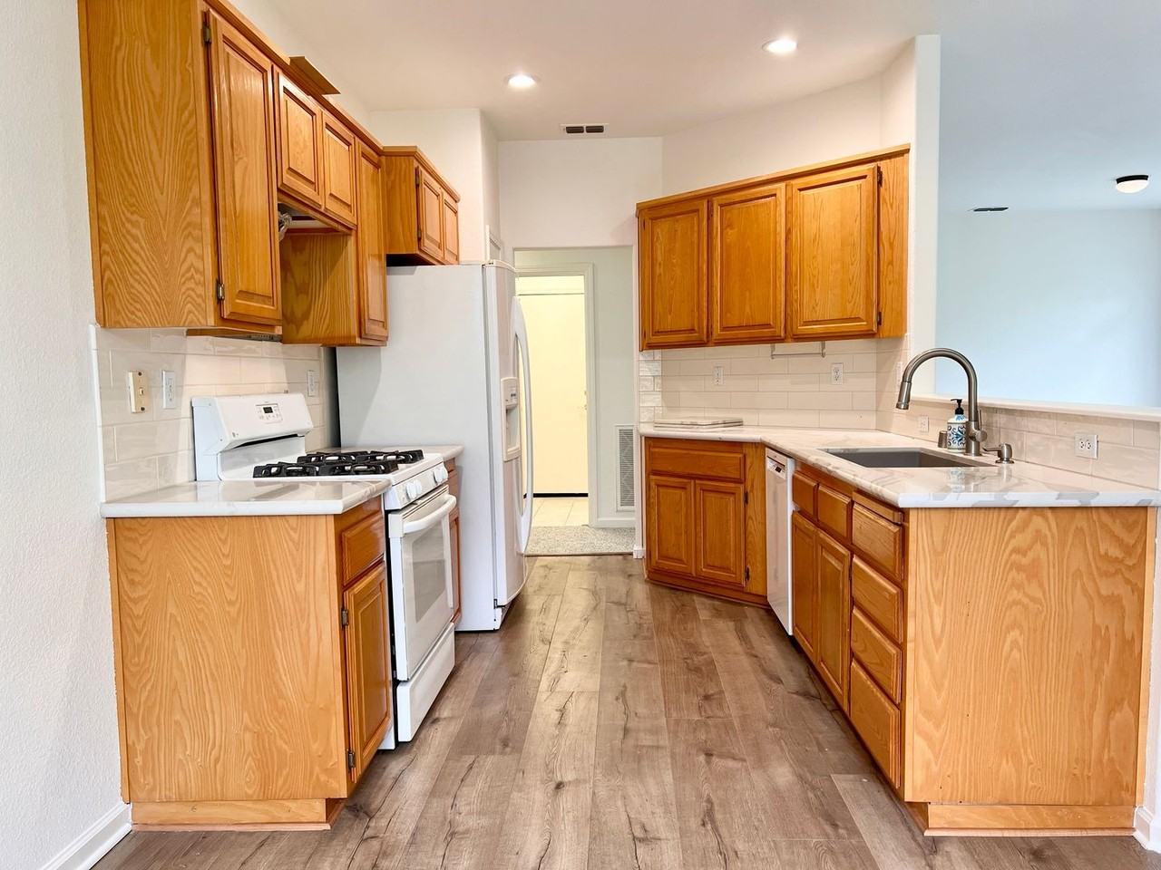 3014 Crestwood Way - Photo 3 of 22