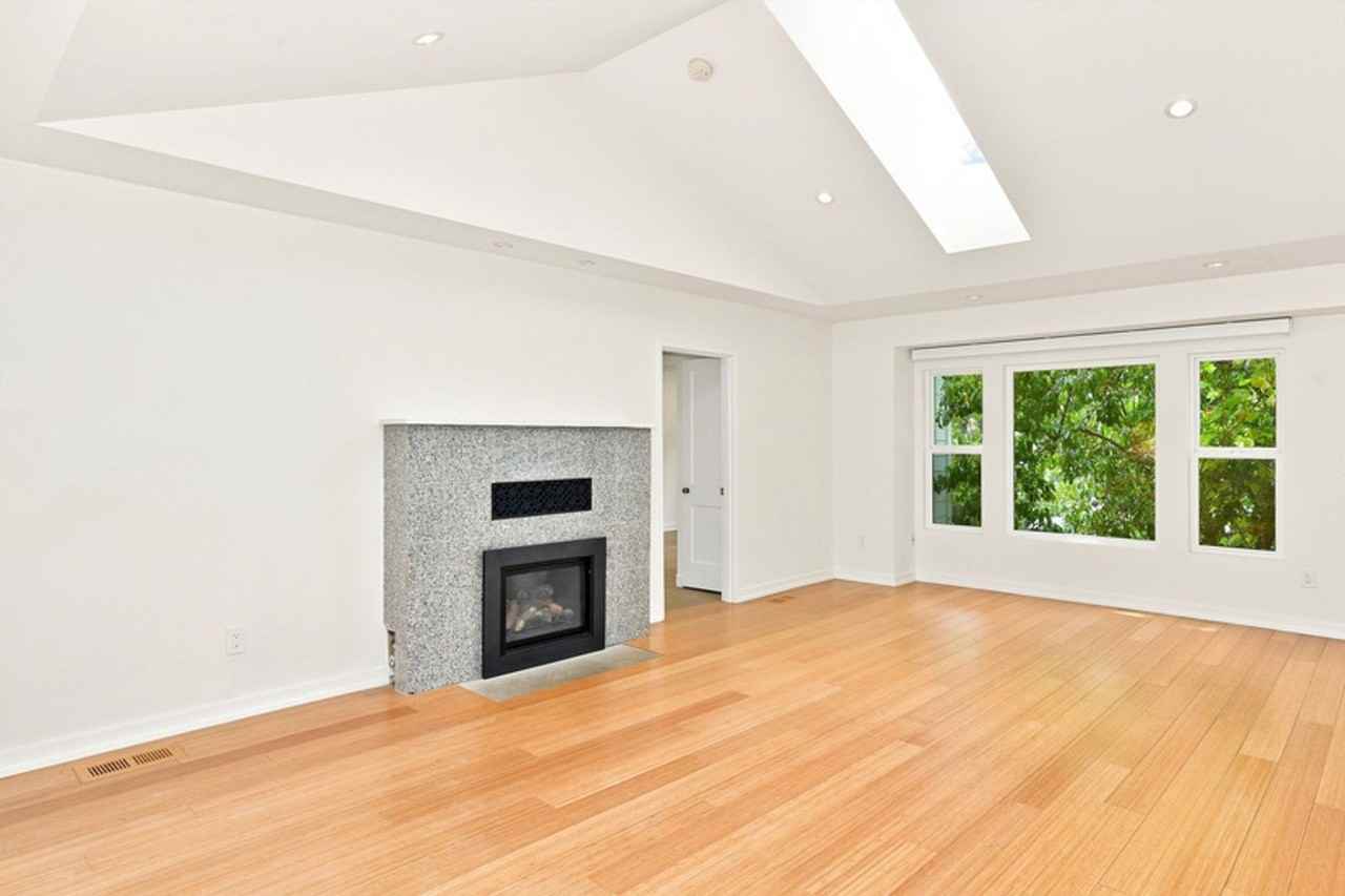 3623 Woodlawn Ave N - Photo 4 of 16
