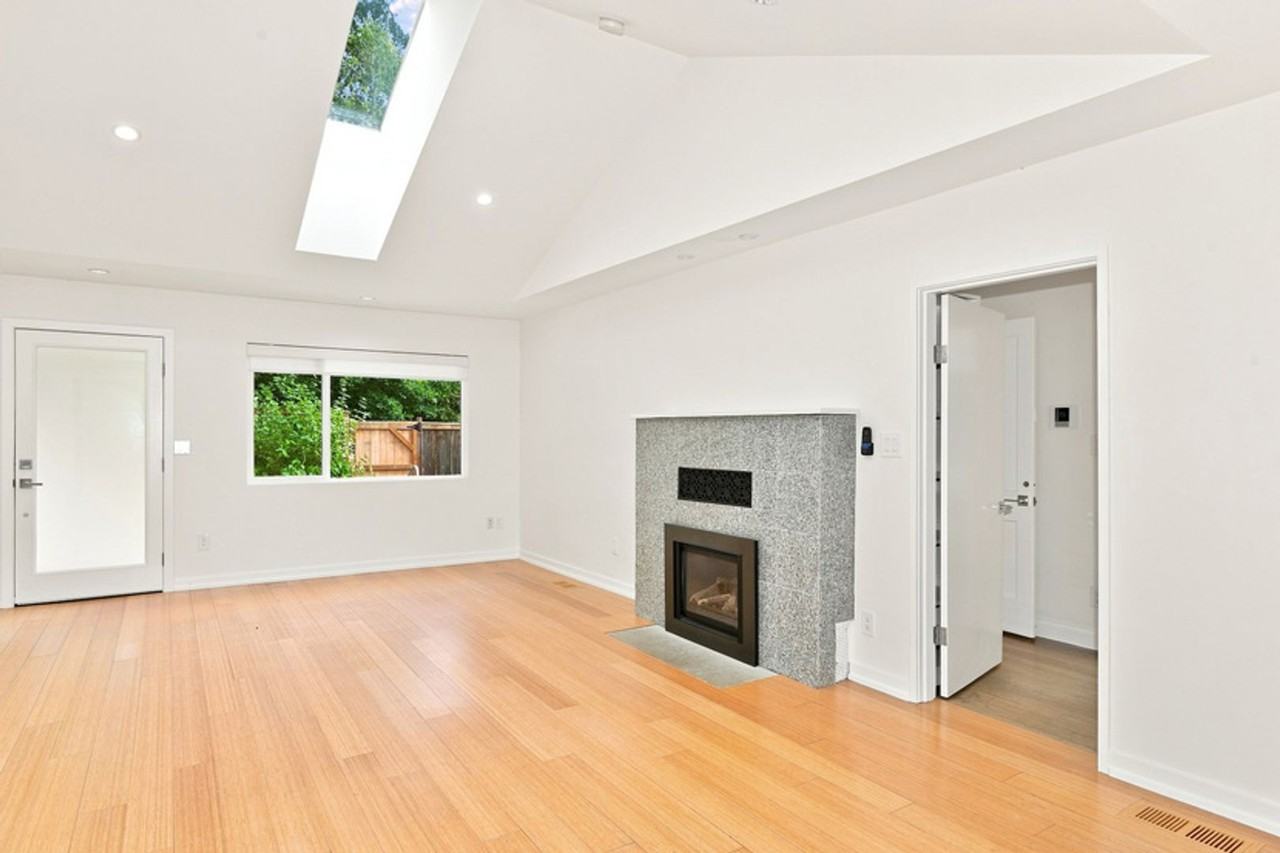 3623 Woodlawn Ave N - Photo 5 of 16