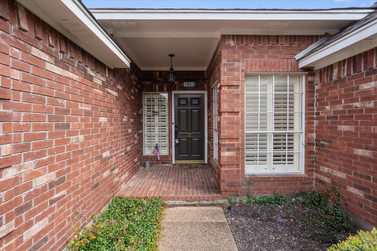 3503 Latimer Dr - Photo 4 of 39