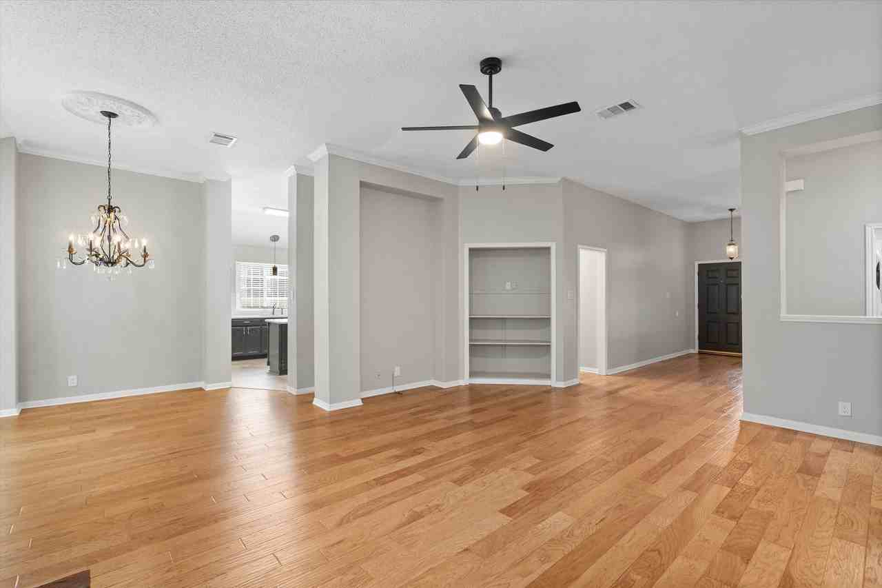 3503 Latimer Dr - Photo 5 of 39