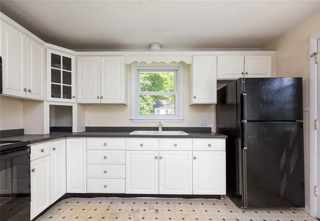 34 Jersey Ave - Photo 4 of 18