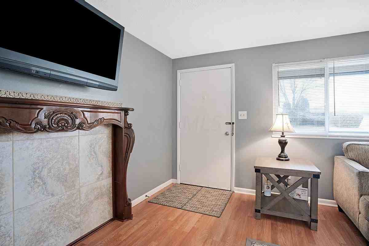 7113 Golding Dr - Photo 3 of 19