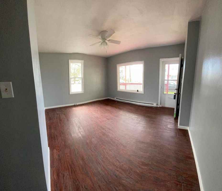 145 Sharpe St - Photo 2 of 8