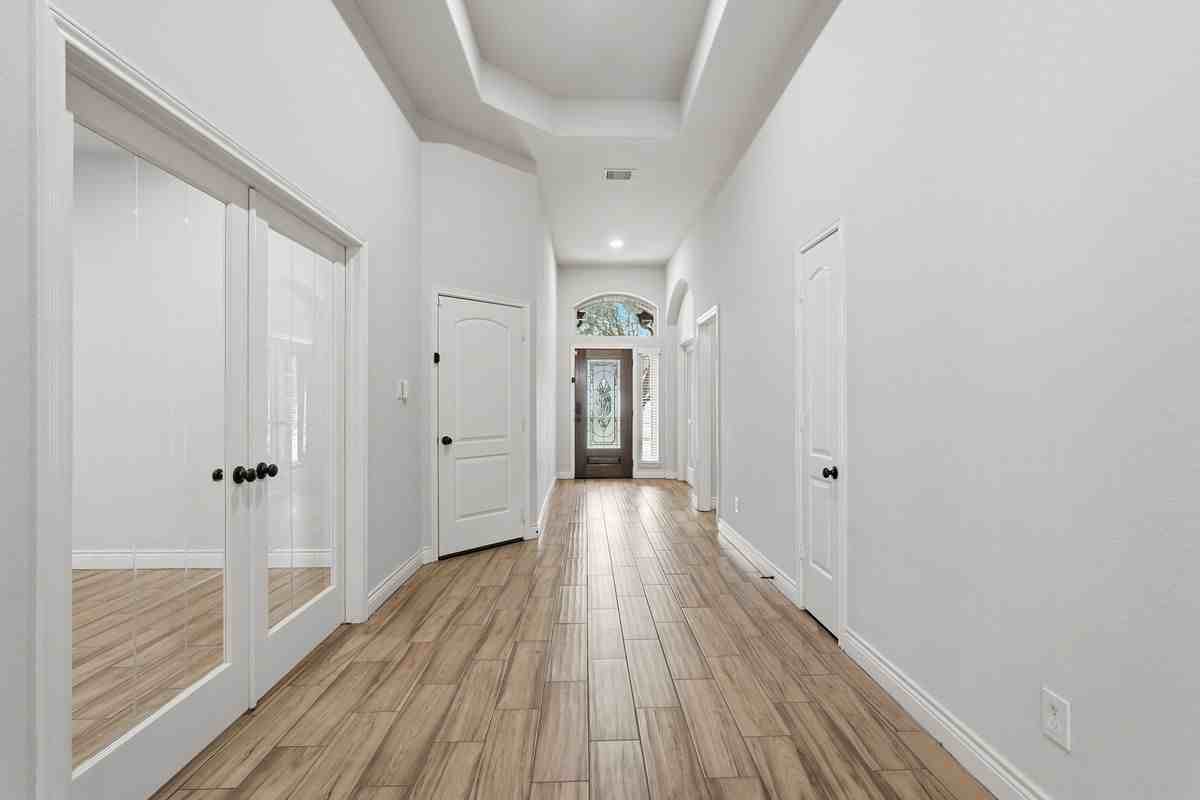 29203 Erica Lee Ct - Photo 3 of 8
