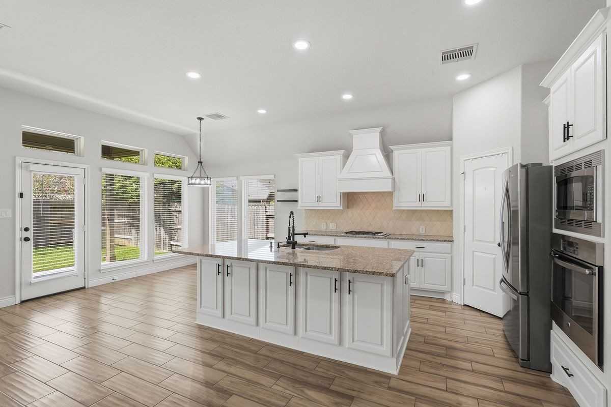 29203 Erica Lee Ct - Photo 6 of 8