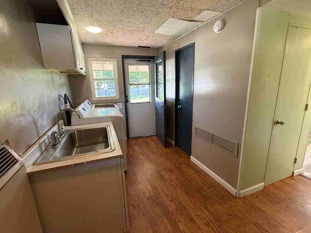 618 Willard Ave - Photo 2 of 14