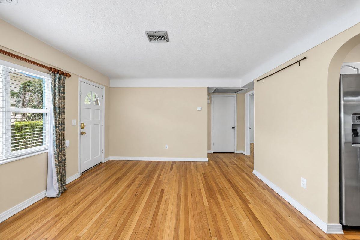 206 17th Ave Ne - Photo 6 of 40