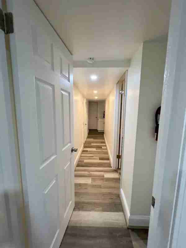 255 Hawaii Ave Ne - Photo 6 of 11