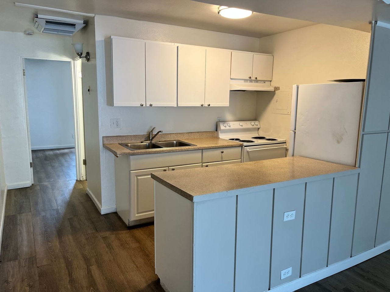 Campbell Plaza Garden Apartments - Photo 3 of 28