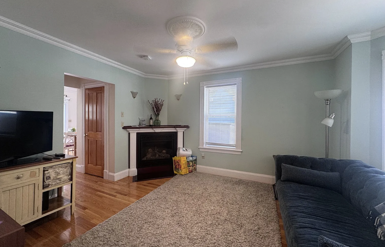 386 Medford St - Photo 2 of 18