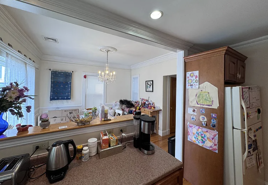 386 Medford St - Photo 6 of 18