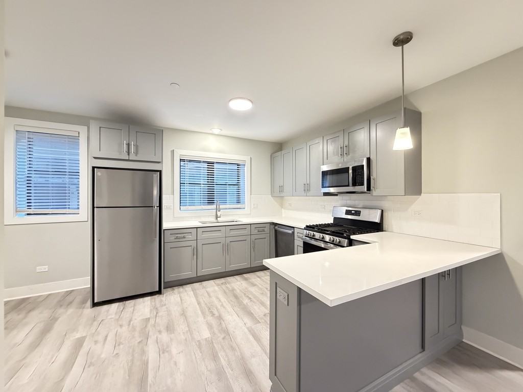 1133 Oak Ave #1E - Photo 3 of 21