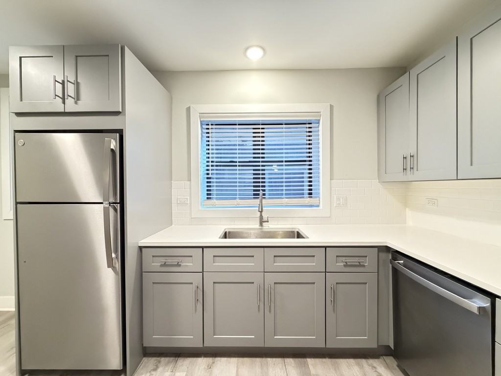 1133 Oak Ave #1E - Photo 5 of 21