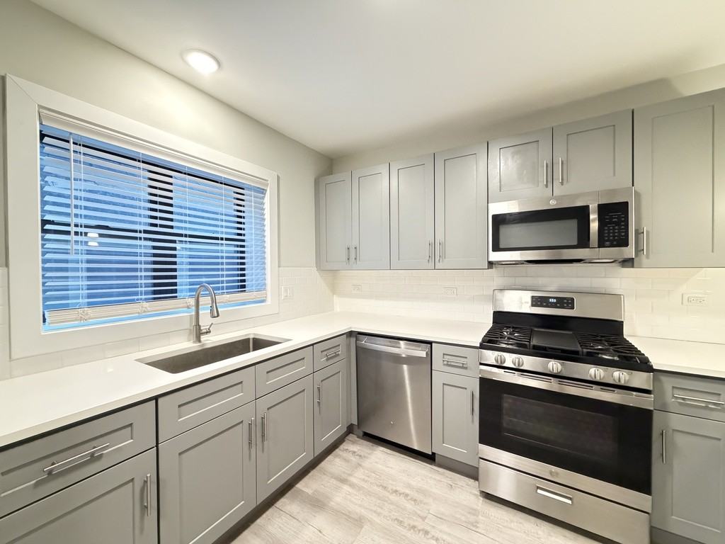1133 Oak Ave #1E - Photo 6 of 21