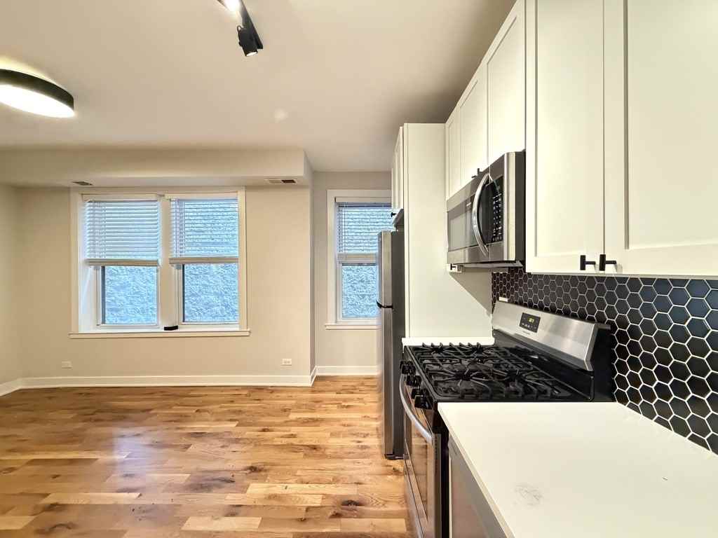 656 W Wrightwood Ave #207 - Photo 5 of 21