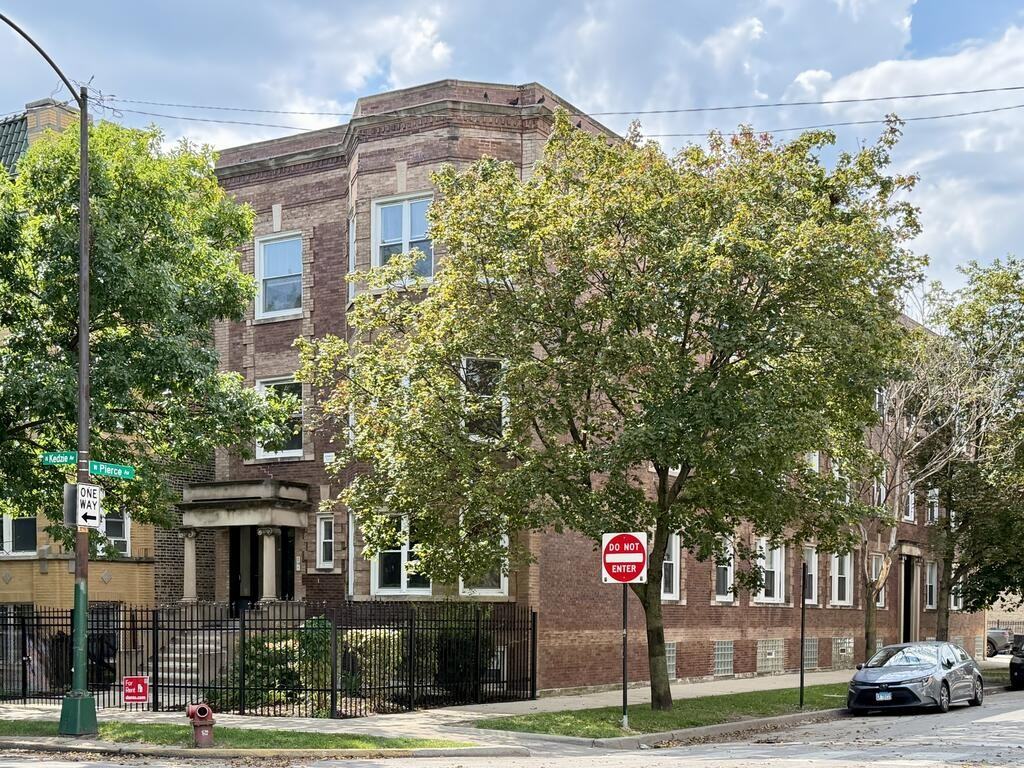 1524 N Kedzie Ave #2
