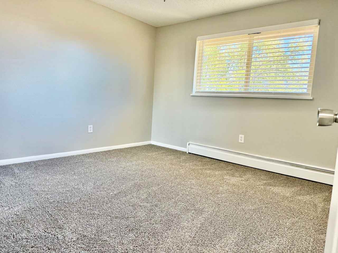 Cedar Arms Apartments - Photo 4 of 9