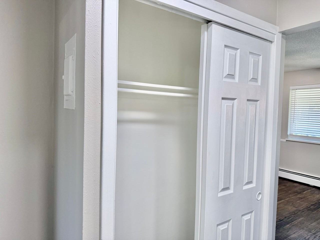 Cedar Arms Apartments - Photo 6 of 9
