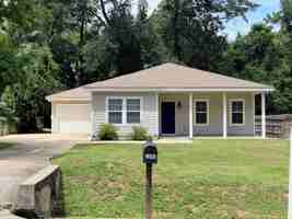 featured image of 2040 Harriet Dr