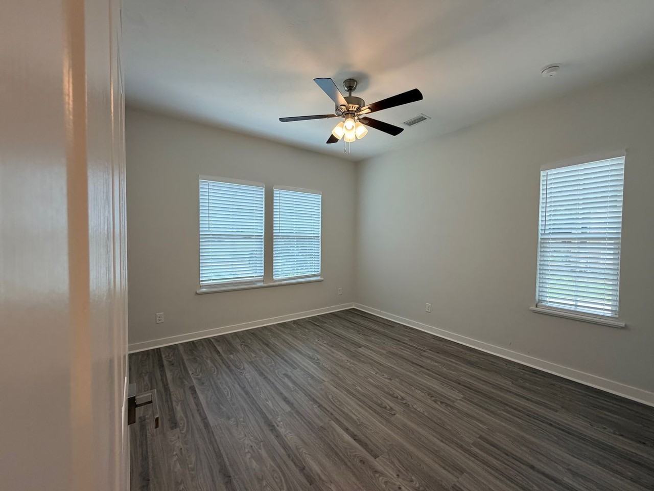 2040 Harriet Dr - Photo 6 of 19