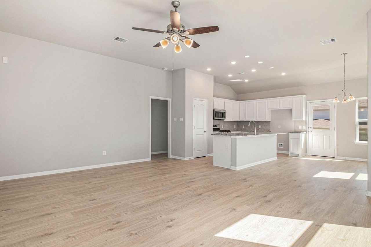 11412 Natalia Ln - Photo 3 of 19