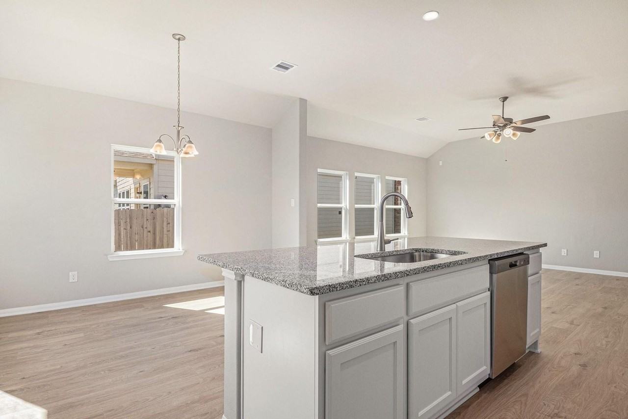 11412 Natalia Ln - Photo 5 of 19