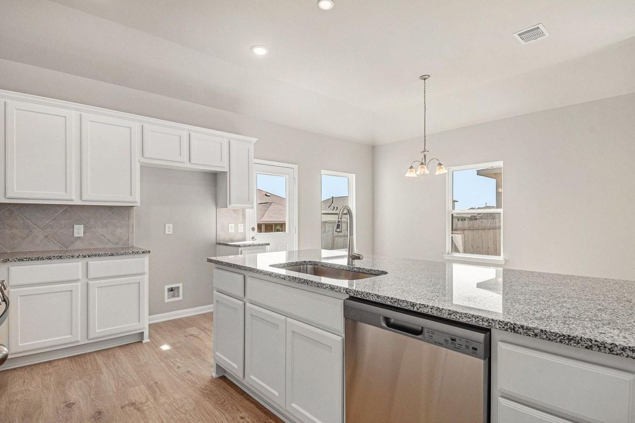 11412 Natalia Ln - Photo 6 of 19