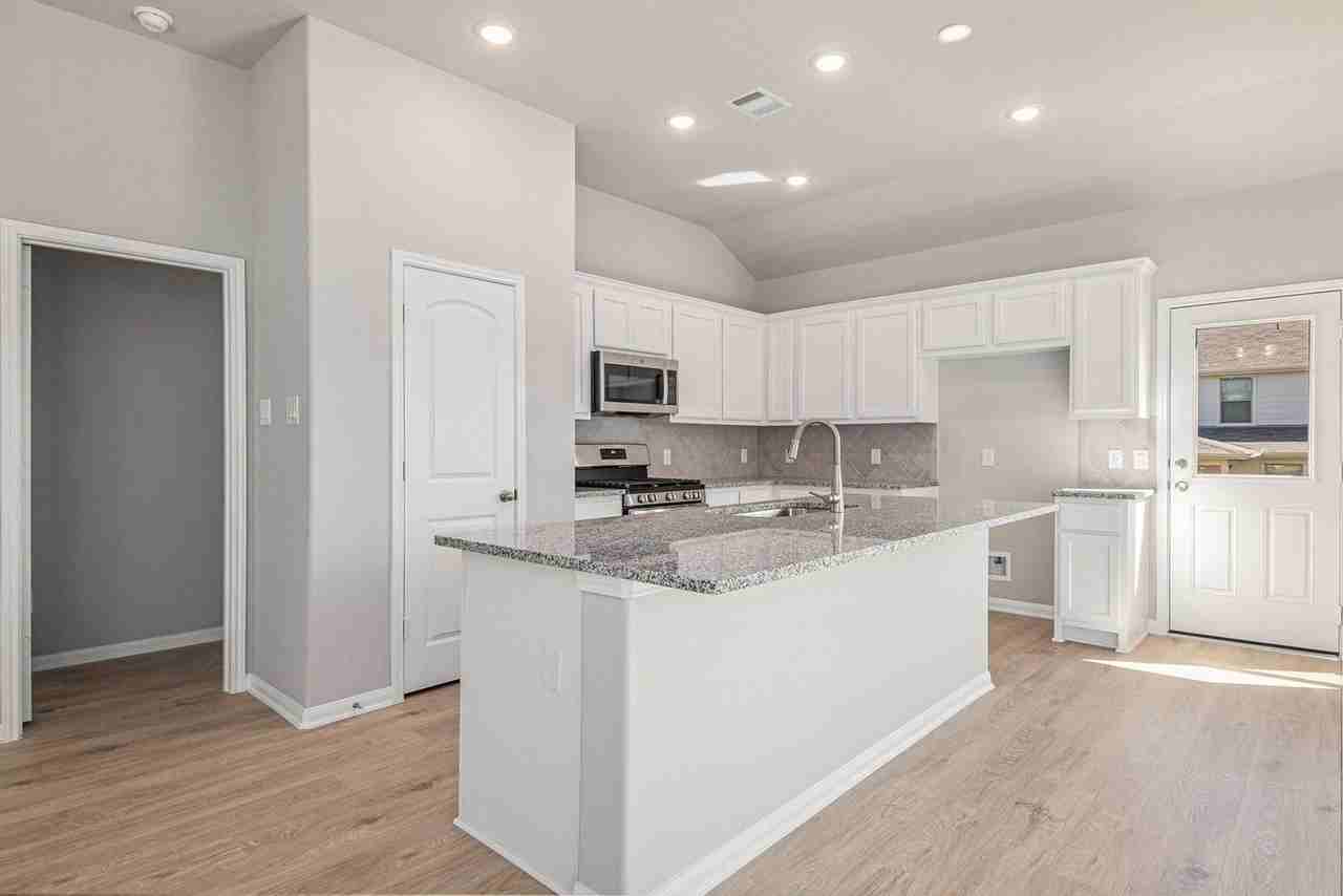 11123 Lulu Ln - Photo 2 of 19