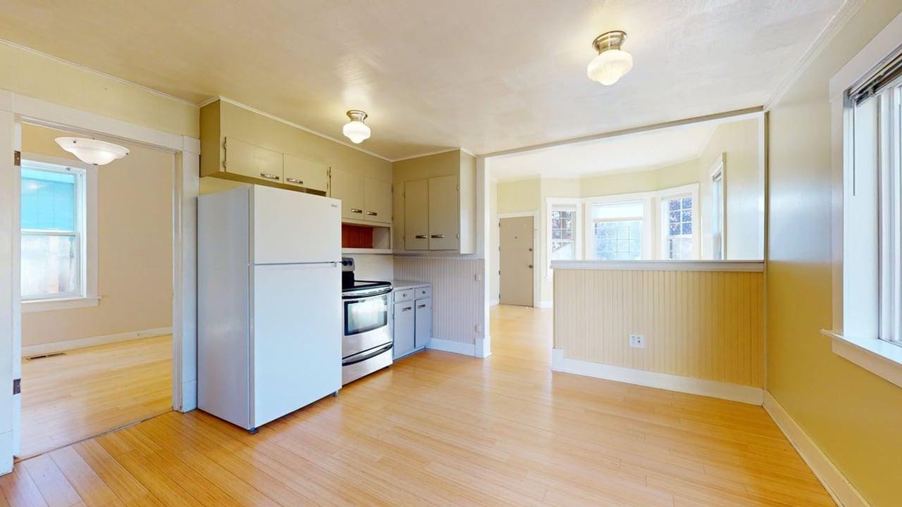 4116 25th Ave Sw - Photo 5 of 15