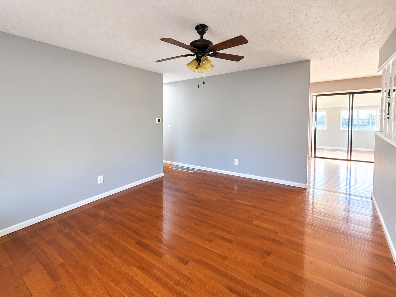 5004 Astoria Ave - Photo 3 of 13