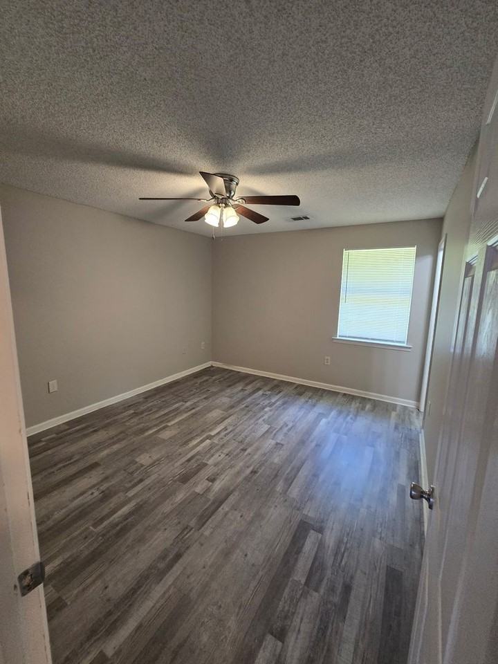 1314 Loblolly Dr - Photo 4 of 18