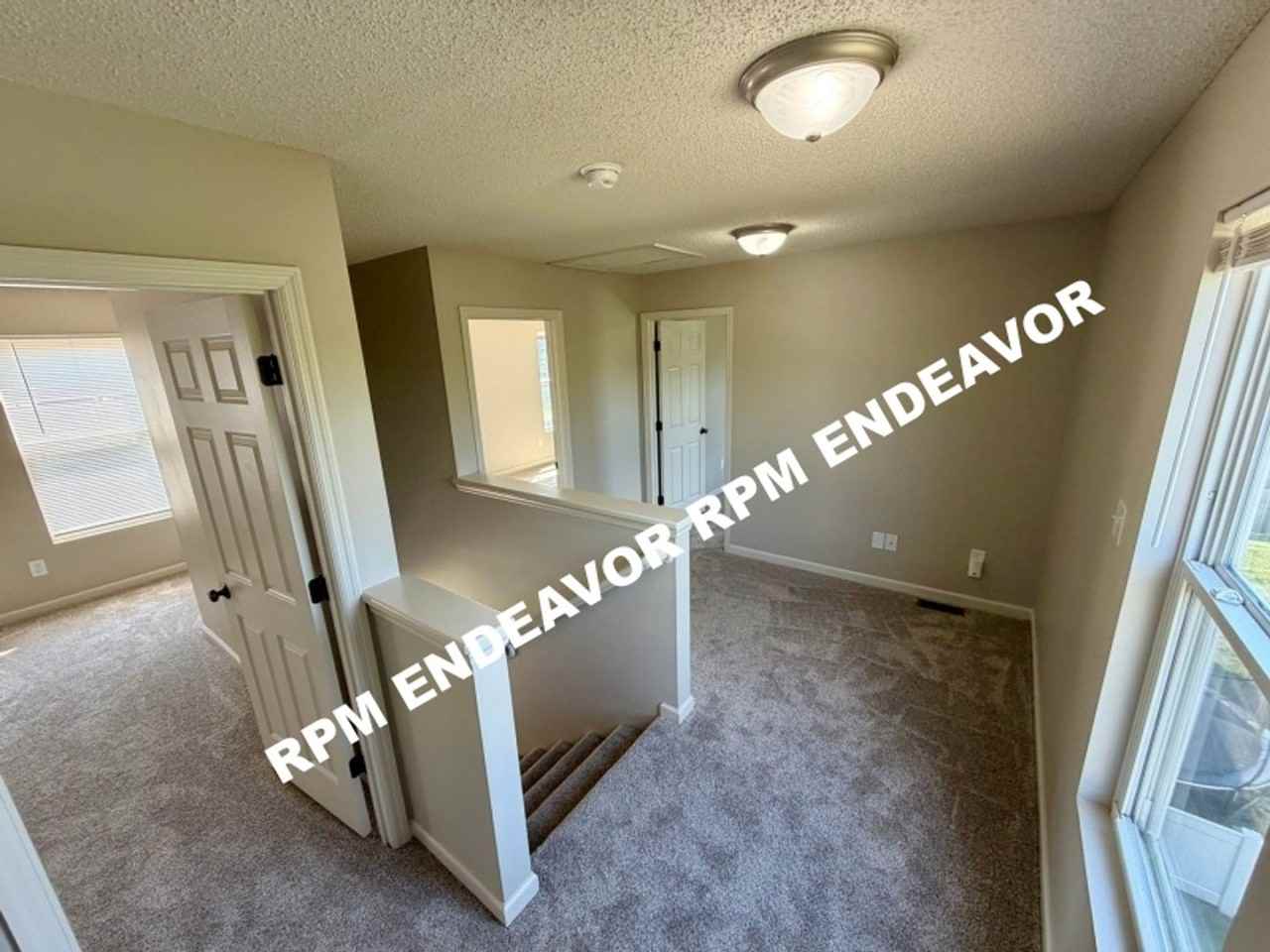 37 Chesterfield Ct - Photo 7 of 20