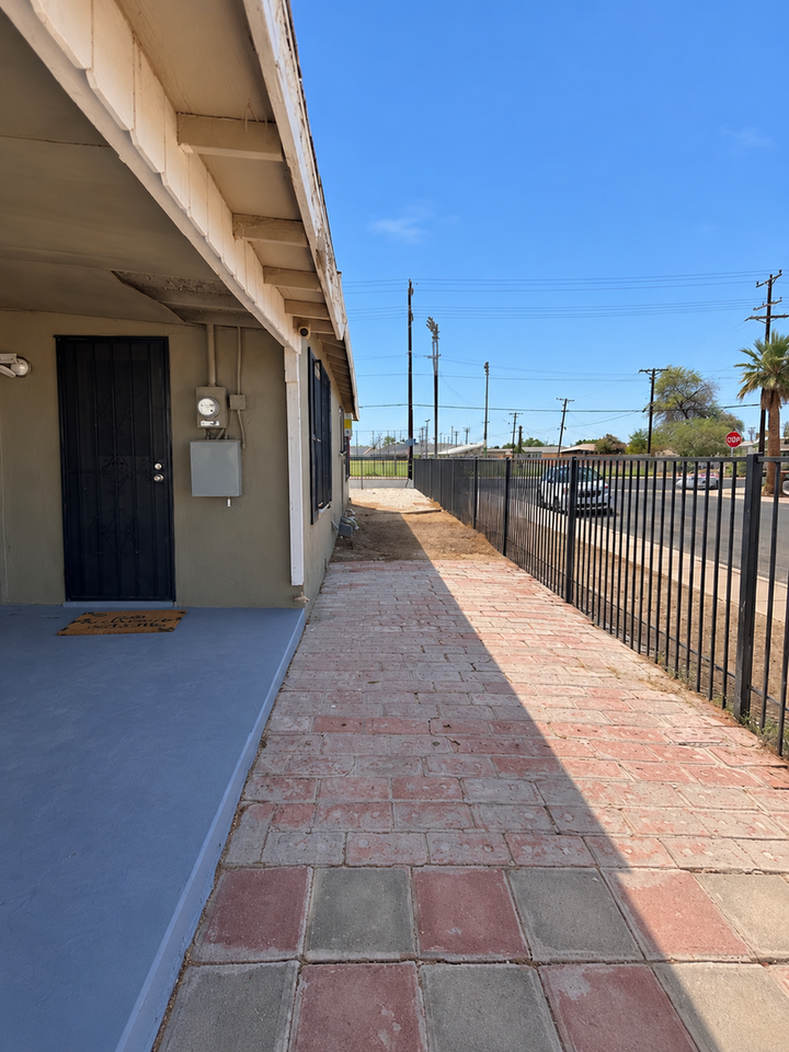 901 S 3rd St - Photo 2 of 14