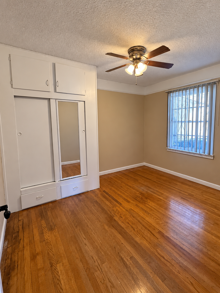 901 S 3rd St - Photo 5 of 14