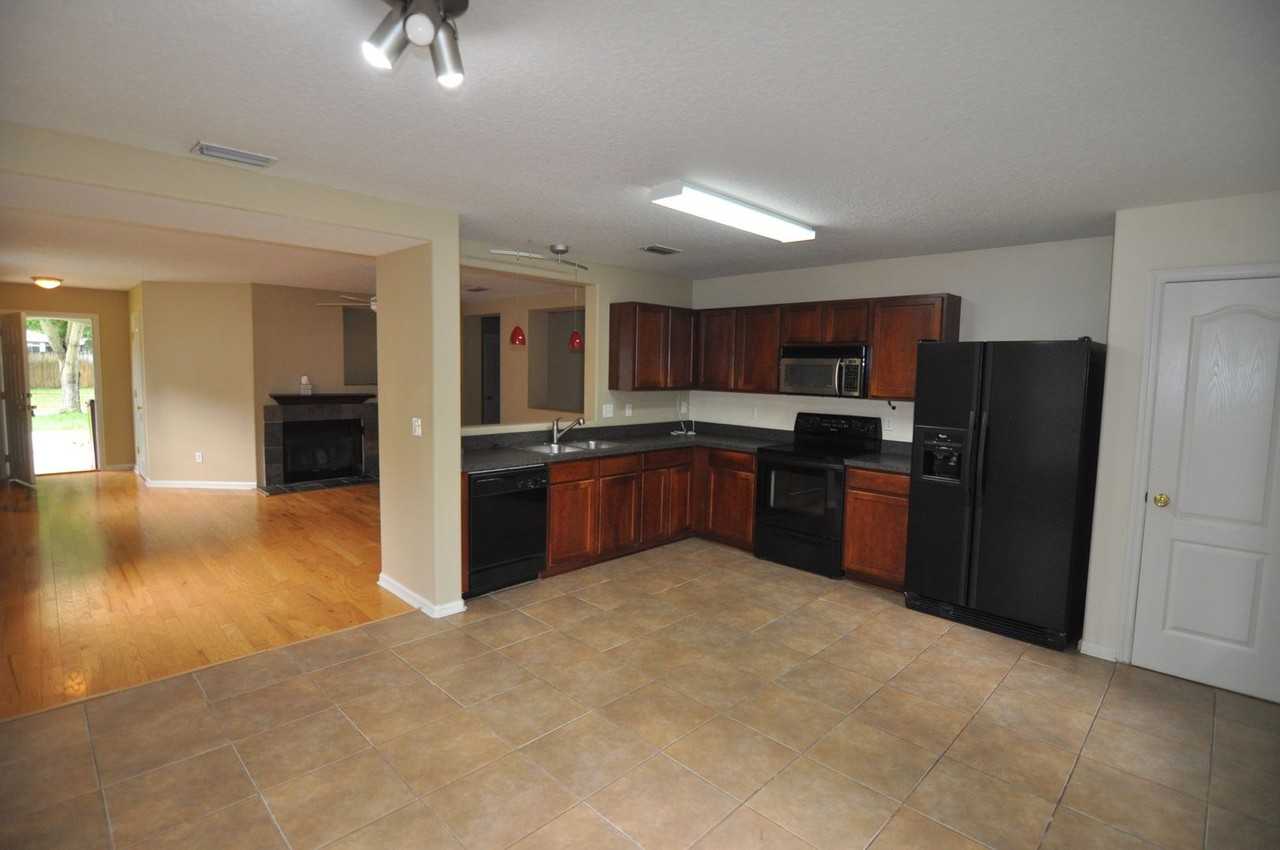 1414 Blue Eagle Way E - Photo 5 of 12