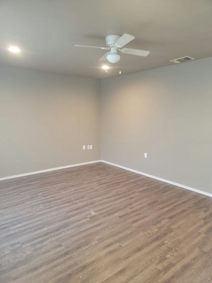 4612 Avenue C - Photo 2 of 11