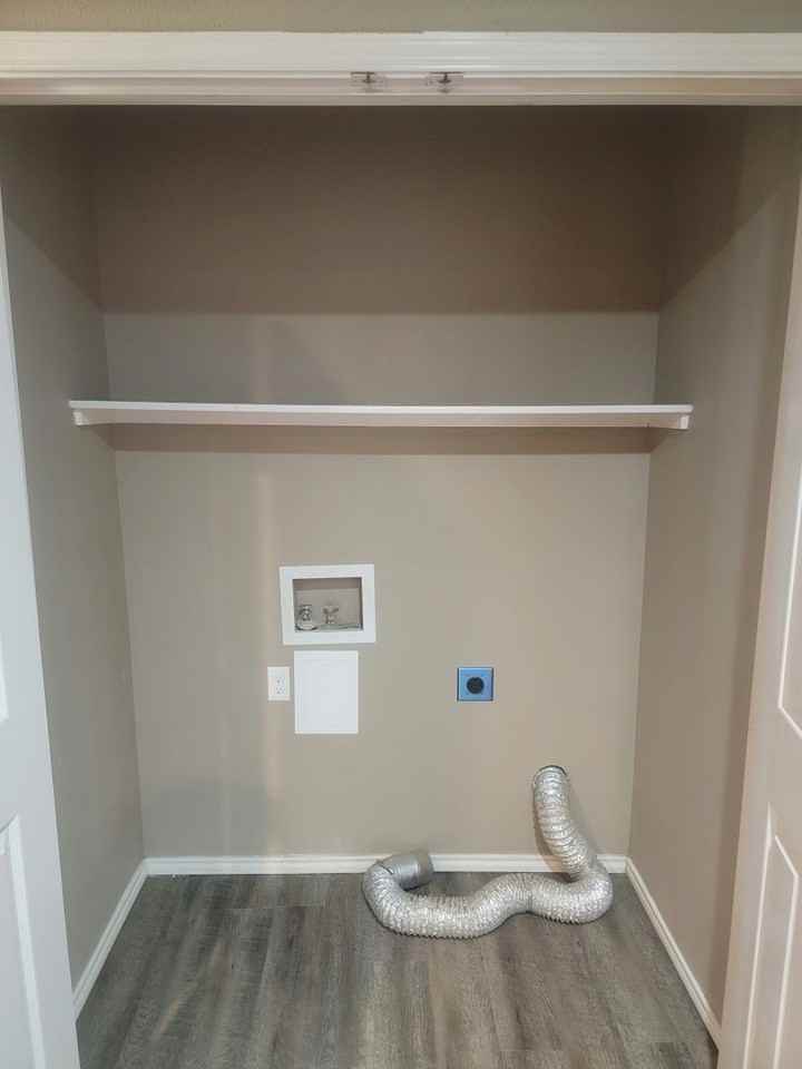 4612 Avenue C - Photo 4 of 11