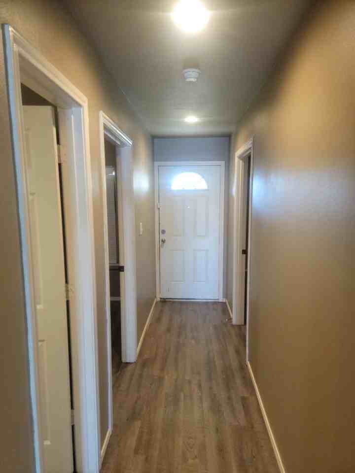 4612 Avenue C - Photo 5 of 11