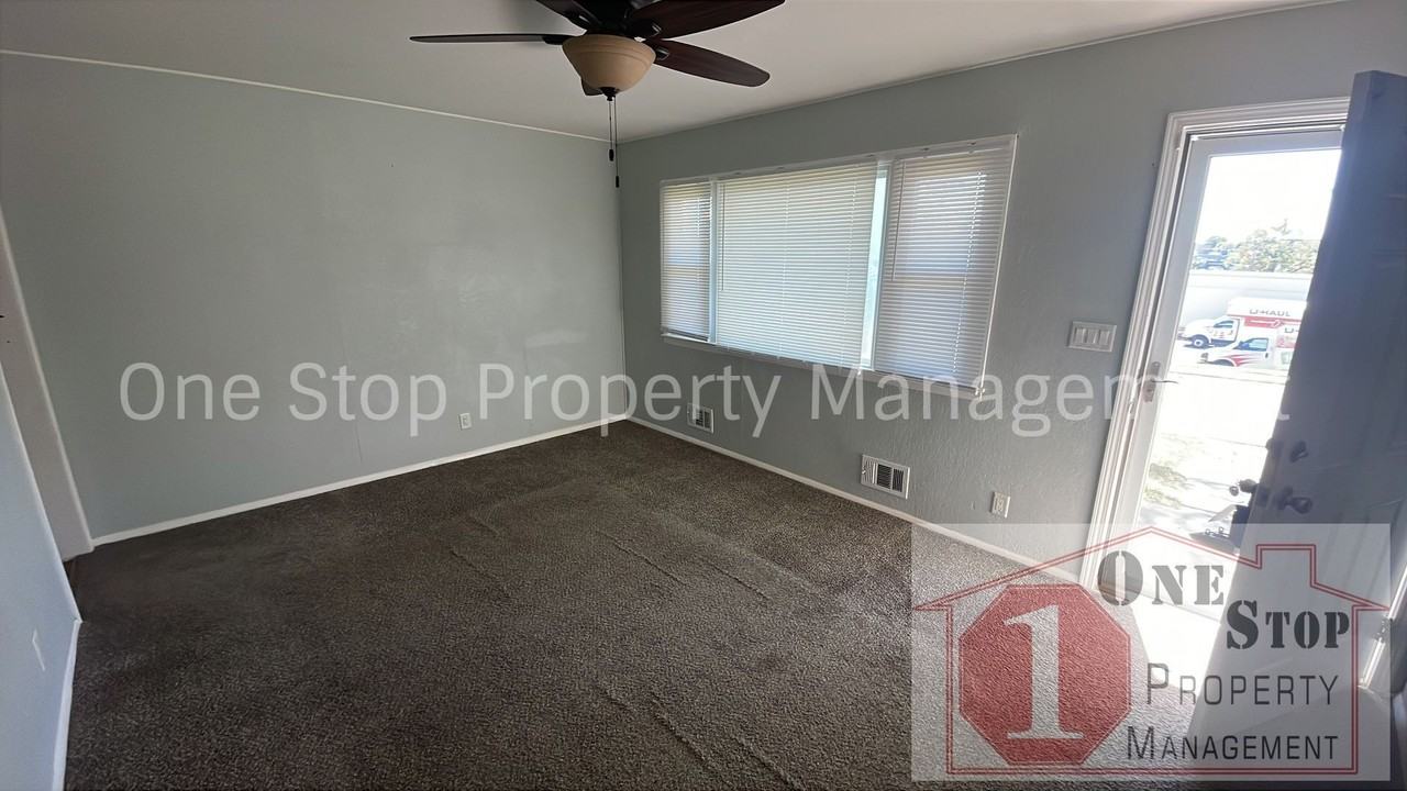 13912 E 43rd St S - Photo 5 of 17