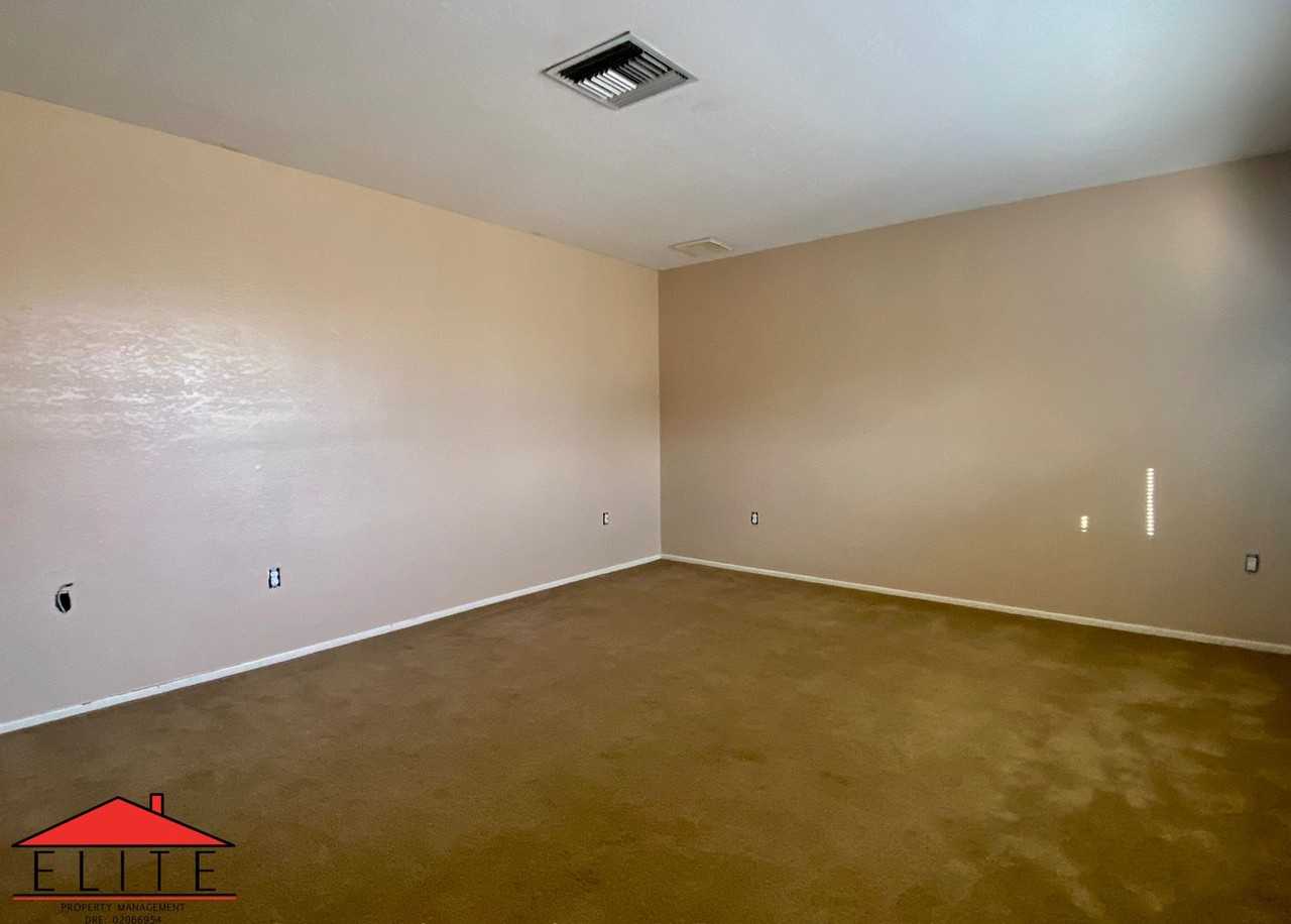 521 Scott St - Photo 3 of 16