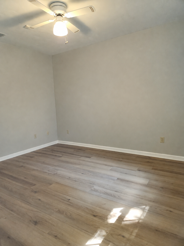 8824 Hammett Ave - Photo 4 of 11
