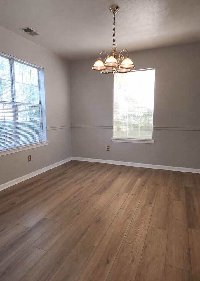 8824 Hammett Ave - Photo 5 of 11