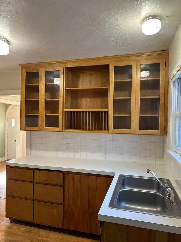 1622 Nw Awbrey Rd - Photo 6 of 27