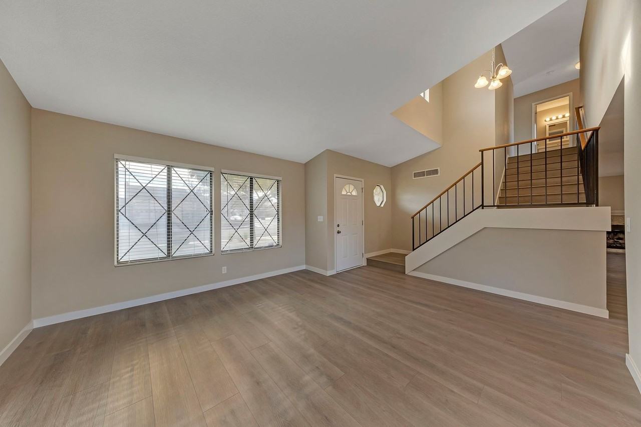 3158 Laurel Ave - Photo 4 of 32