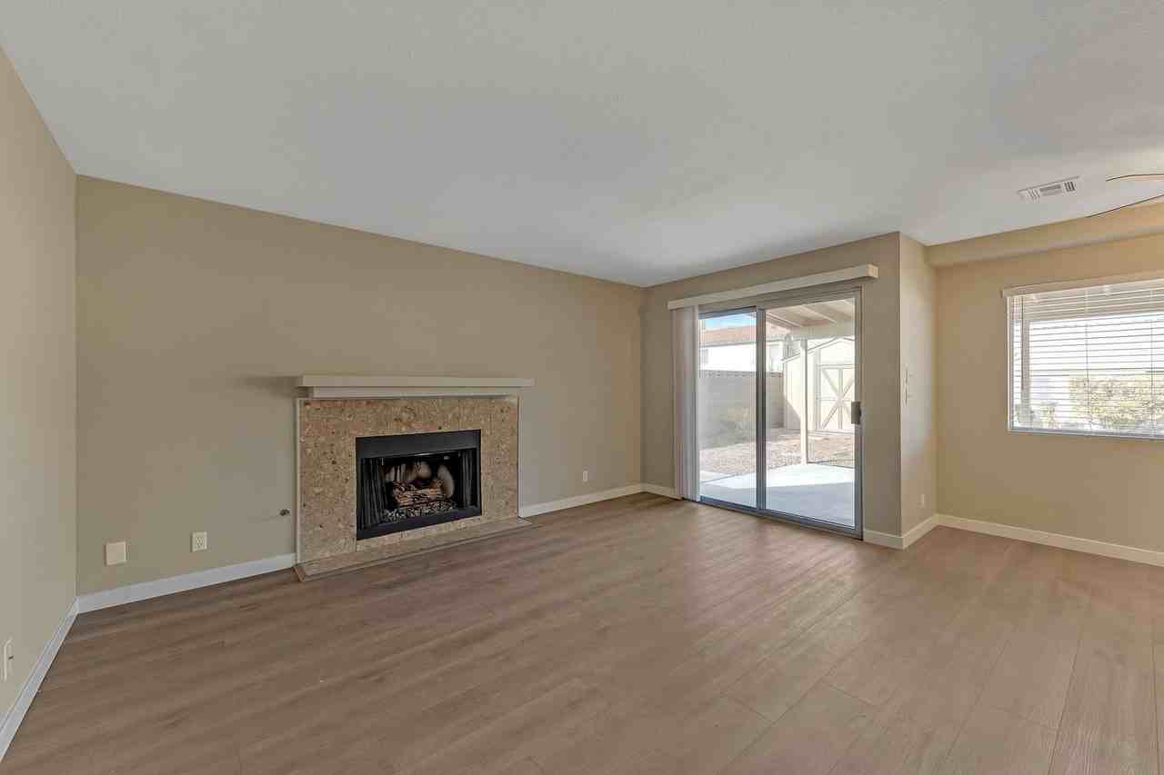 3158 Laurel Ave - Photo 7 of 32