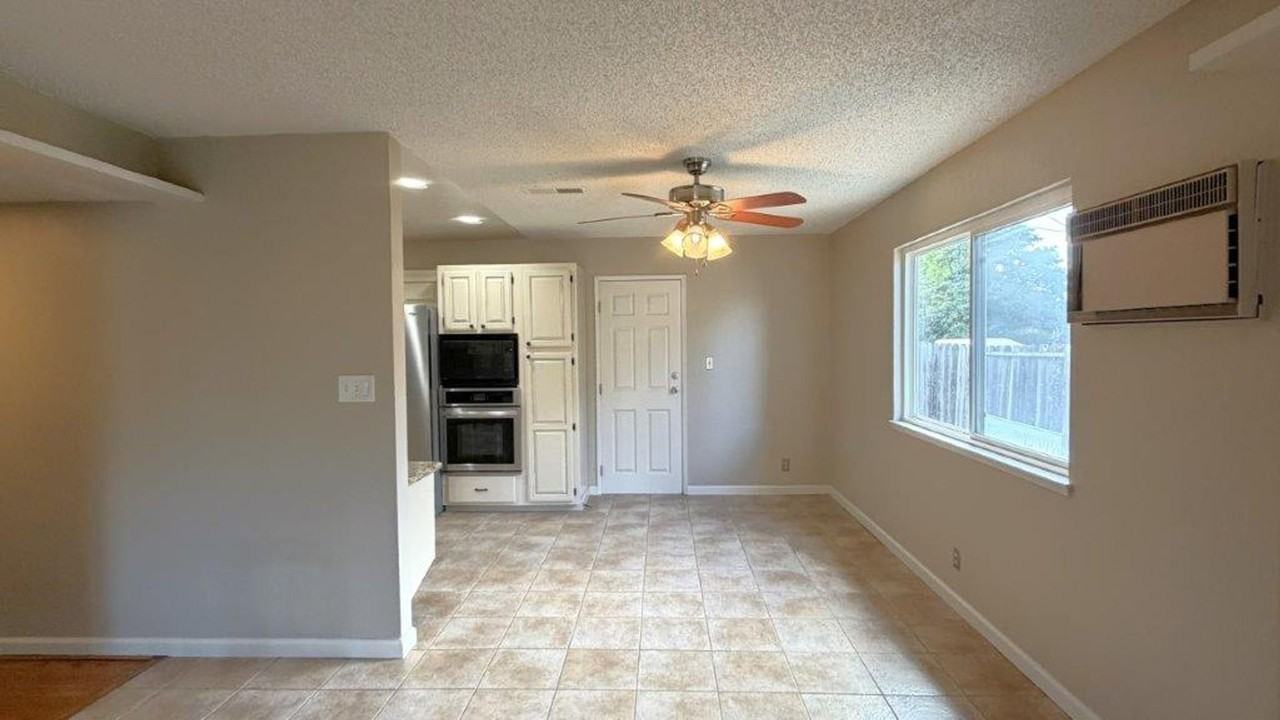 3919 Almondwood Ct - Photo 6 of 20