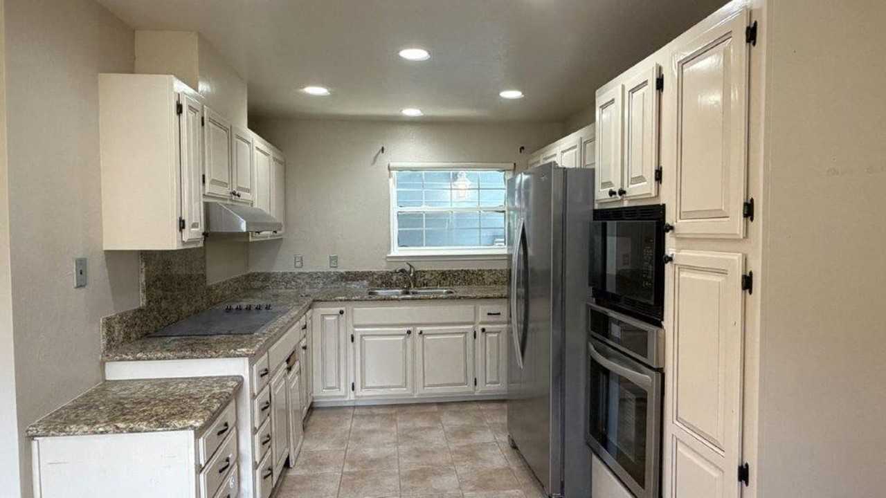 3919 Almondwood Ct - Photo 7 of 20
