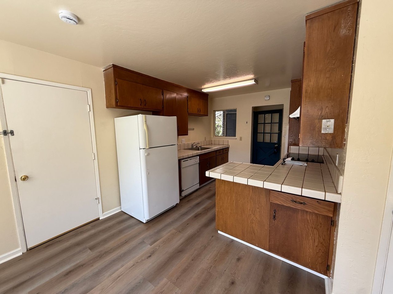 1420 Primrose Way - Photo 3 of 19